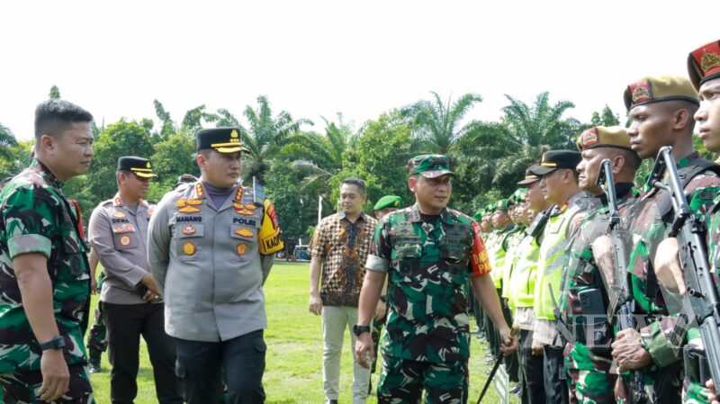 Kapolresta Banyuwangi Kombespol Nanang Haryono saat apel pasukan