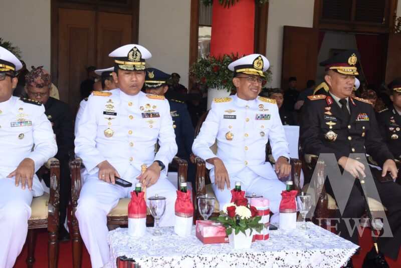 Dirjianbang Kodiklatal Laksma TNI Ivan Gatot Prijanto hadiri peringatan Hardiknas