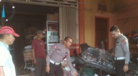 Polisi amankan mobil usai tabrak rumah warga di Tulungagung