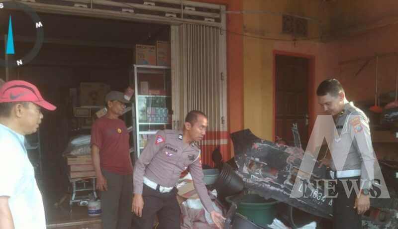 Polisi amankan mobil usai tabrak rumah warga di Tulungagung