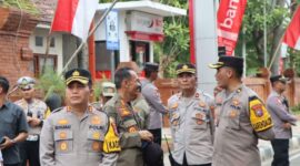 Kapolres Nganjuk AKBP Muhammad saat pengamanan ibadah Kenaikan Isa Al-Masih