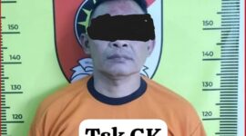 Tersangka diamankan Polisi beserta barang buktinya
