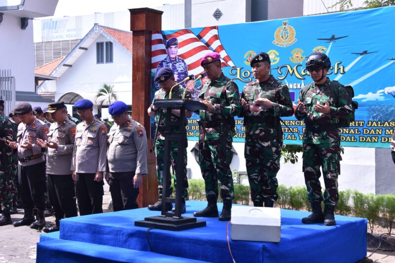Dankodiklatal Letjen TNI Marinir Nur Alamsyah lepas Prajurit Jalasena longmarch