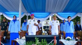 Wakasal Laksdya TNI Erwin S. Aldedharma bersama Dankodiklatal Letjen TNI Marinir Nur Alamsyah