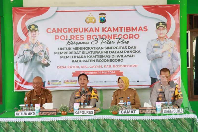 Kapolres Bojonegoro AKBP Mario Prahatinto gelar Cangkruan Kamtibmas