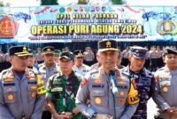 Kapolda Jatim Irjen Pol Drs. Imam Sugianto cek persiapan personil