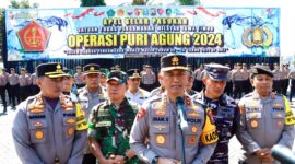 Kapolda Jatim Irjen Pol Drs. Imam Sugianto cek persiapan personil