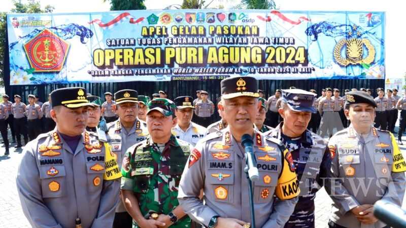 Kapolda Jatim Irjen Pol Drs. Imam Sugianto cek persiapan personil