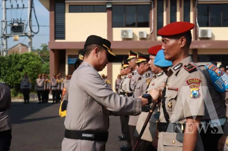 Kapolres Bojonegoro AKBP Mario Prahatinto pimpin sertijab