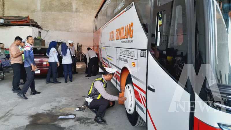 Satlantas Polres Nganjuk gelar ramcheck PO Bus