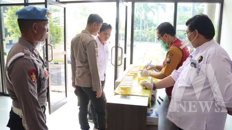 Subbidprovos Bidpropam Polda Jatim Gelar Gaktiblin dan Tes Urin