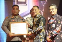 Kapolres Tanjung Perak AKBP William Cornelis Tanasale terima penghargaan