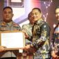 Kapolres Tanjung Perak AKBP William Cornelis Tanasale terima penghargaan