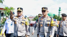 Kapolda Jatim Irjen Pol Drs. Imam Sugianto didampingi Kapolresta Banyuwangi Kombespol Nanang Haryono