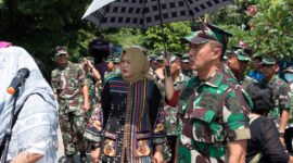Dankodiklatal Letjen TNI Marinir Nur Alamsyah takziah ke rumah duka