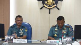 Wadan Kodiklatal Laksda TNI Eko Wahjono bersama Wairjenal Laksma TNI Fransiskus Sugeng Rianto