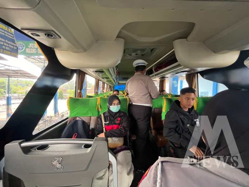 Polres Lumajang Patroli KRYD di Terminal Minak Koncar