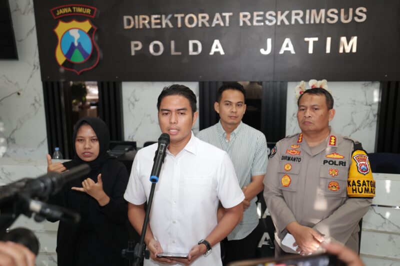 Ditreskrimsus Polda Jatim tangkap tersangka teror lewat medsos