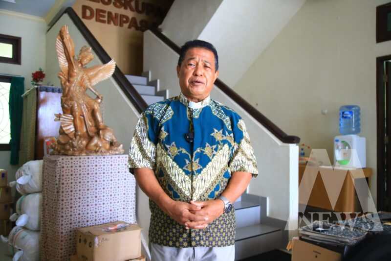 Vikaris Jenderal (Vikjen) Keuskupan Denpasar Romo Yosef Wora