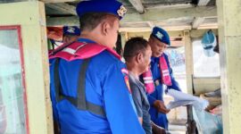Satpolairud Polres Situbondo Periksa Kapal