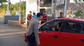 Anggota Polres Probolinggo lakukan pengamanan di dermaga penyebrangan