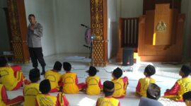 Kanit Binmas Polsek Temayang sosialisasi di MI Plus As Syahidin cegah bullying