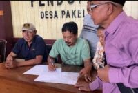 Warga Pakel Terima tali asih dari Polresta Banyuwangi dan PT Bumisari
