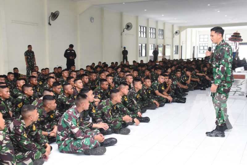 255 Siswa terima sosialisasi dan penjaringan Brevet Pasukan Elit TNI AL