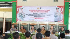 Kapolres Bojonegoro AKBP Mario Prahatinto saat Cangkrukan Kamtibmas