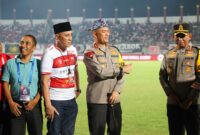 Kapolda Jatim Irjen Pol Drs. Imam Sugianto pantau Championship Series BRI Liga 1 Bangkalan