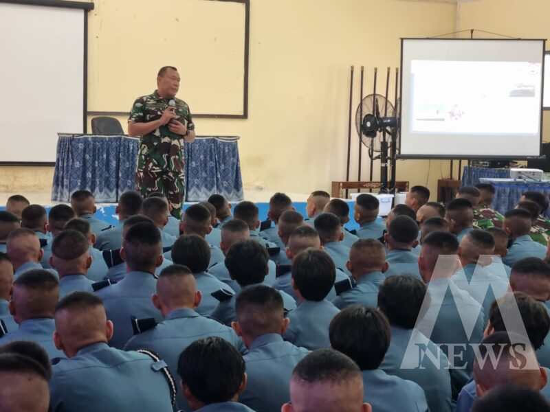 Danpusdiklek Kodikdukum Kodiklatal, Kolonel Laut (E) Yusup Budi Santoso