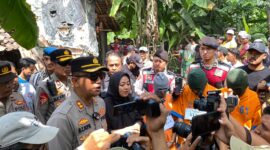 Kapolres Lumajang AKBP Mohammad Zainur Rofik lakukan rekontruksi