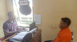Pelaku diamankan Polisi beserta barang buktinya