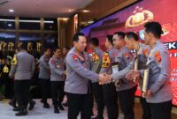 Kapolri Jenderal Listyo Sigit Prabowo didampingi Wakapolri Komjen Agus