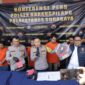 Tersangka diamankan Polisi beserta barang buktinya