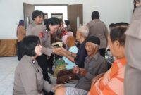 Polwan Polres Mojokerto gelar baksos