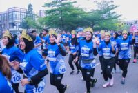 Bhayangkari cabang Bojonegoro dengan Ikat Kepala Mliwis Putih