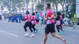 Kabagren Polres Bojonegoro Kompol Beni Ulang Setiawan lari tanpa sepatu