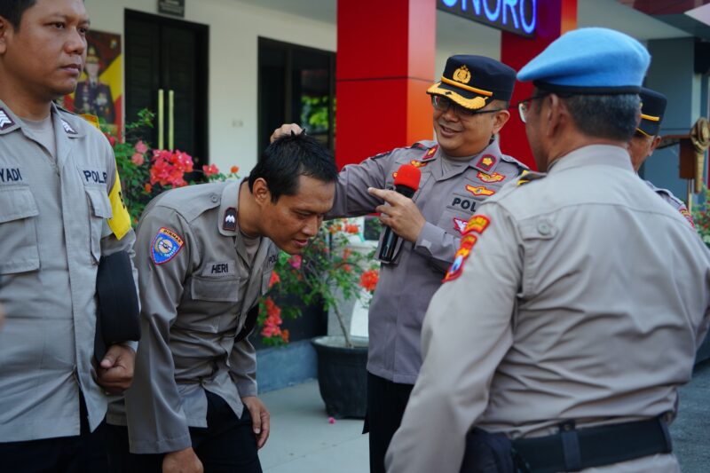 Anggota Polres Ponorogo lakukan disiplin pengawasan Internal