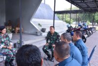 Kadispen Kodiklatal Kolonel Marinir Suharyono