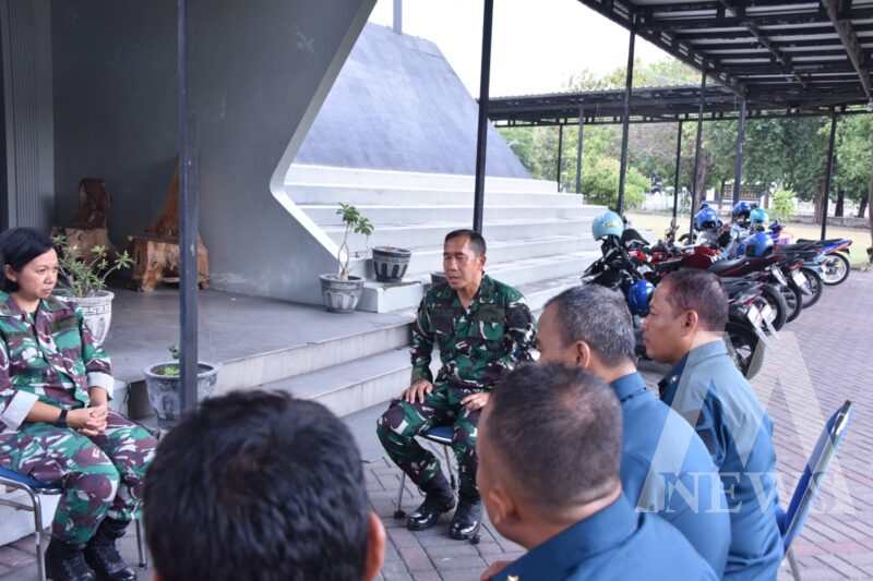 Kadispen Kodiklatal Kolonel Marinir Suharyono