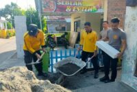 Polres Nganjuk gotong royong bantu bedah rumah