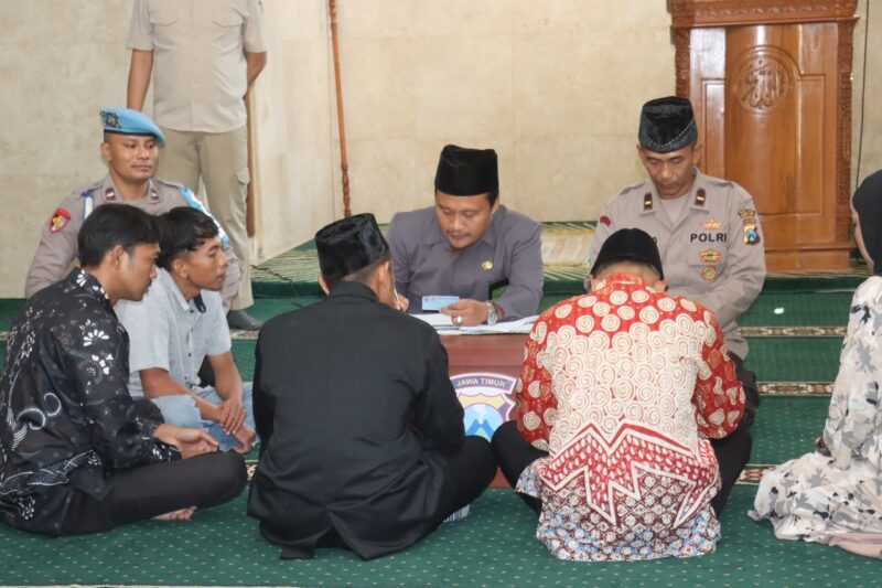 Polres Kediri Kota fasilitasi tahanan menikah di masjid Baiturahim