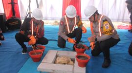 Kapolda Jatim Irjen Pol Drs. Imam Sugianto peletakan Batu Pertama Gedung Satya Haprabu Polres Sumenep