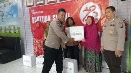 Polres Tanjung Perak di HUT Bhayangkara ke-78 gelar Baksos