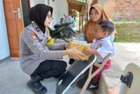 Polwan Polres Ponorogo beri perhatian pelajar penyandang Disabilitas