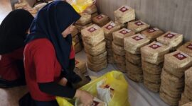 Yayasan Insan Mandiri siapkan besek untuk mengemas daging qurban