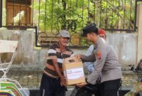 Polres Lumajang beri Bansos