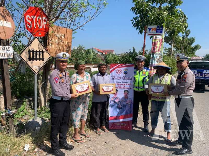 Polres Bojonegoro salurkan Bansos