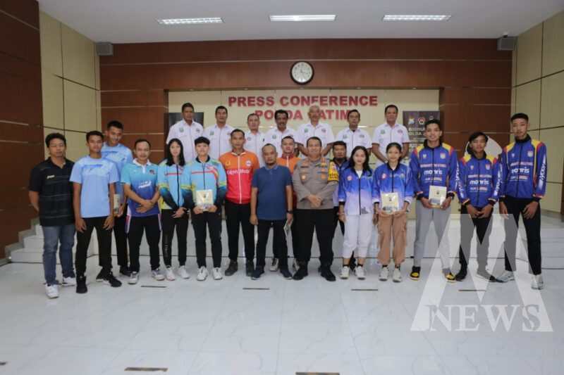 Polda Jatim berangkatkan tim Bola Voli